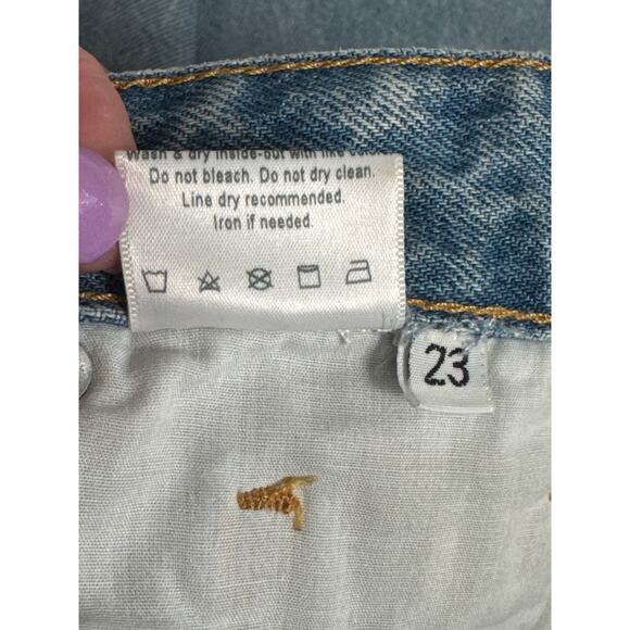 EB Unraveled Two Split Straight Leg Jean in Luca Size 23 - Picture 8 of 15